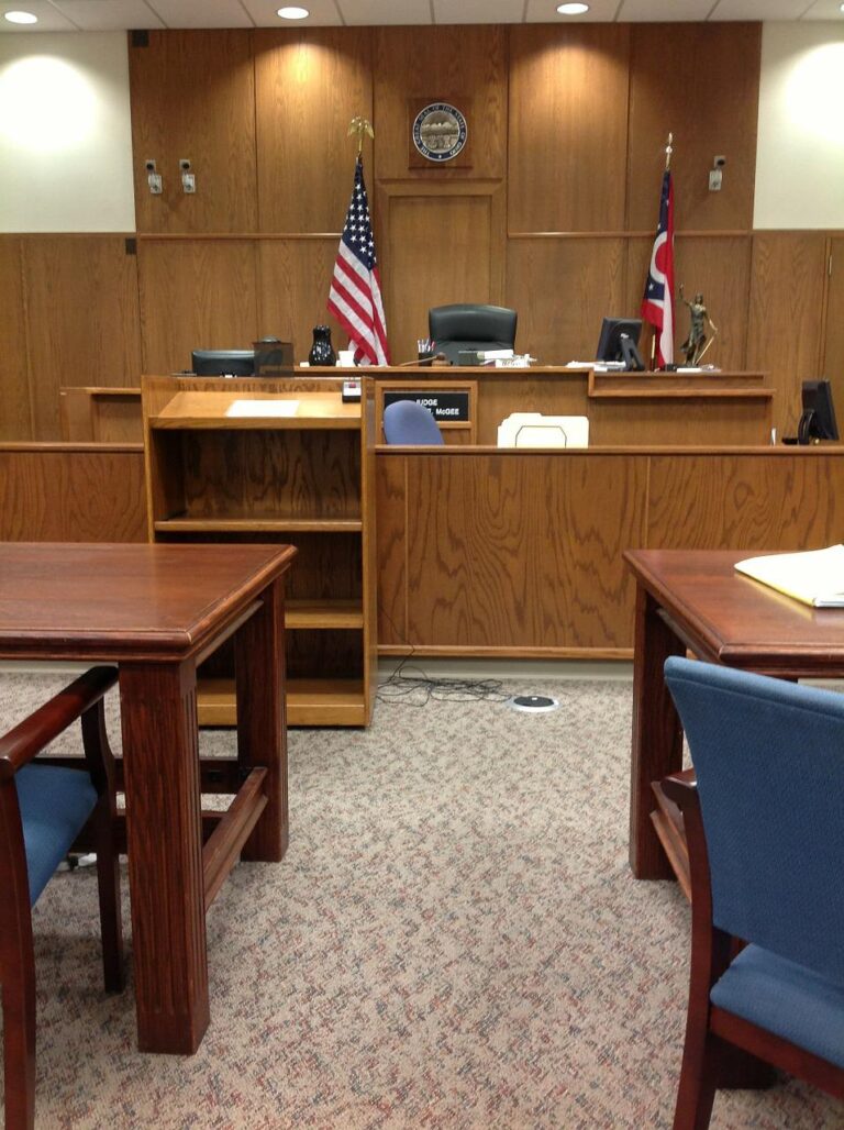 courtroom, court, courthouse-144091.jpg